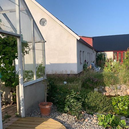 Strandbadsgarden B&B Loderup Экстерьер фото