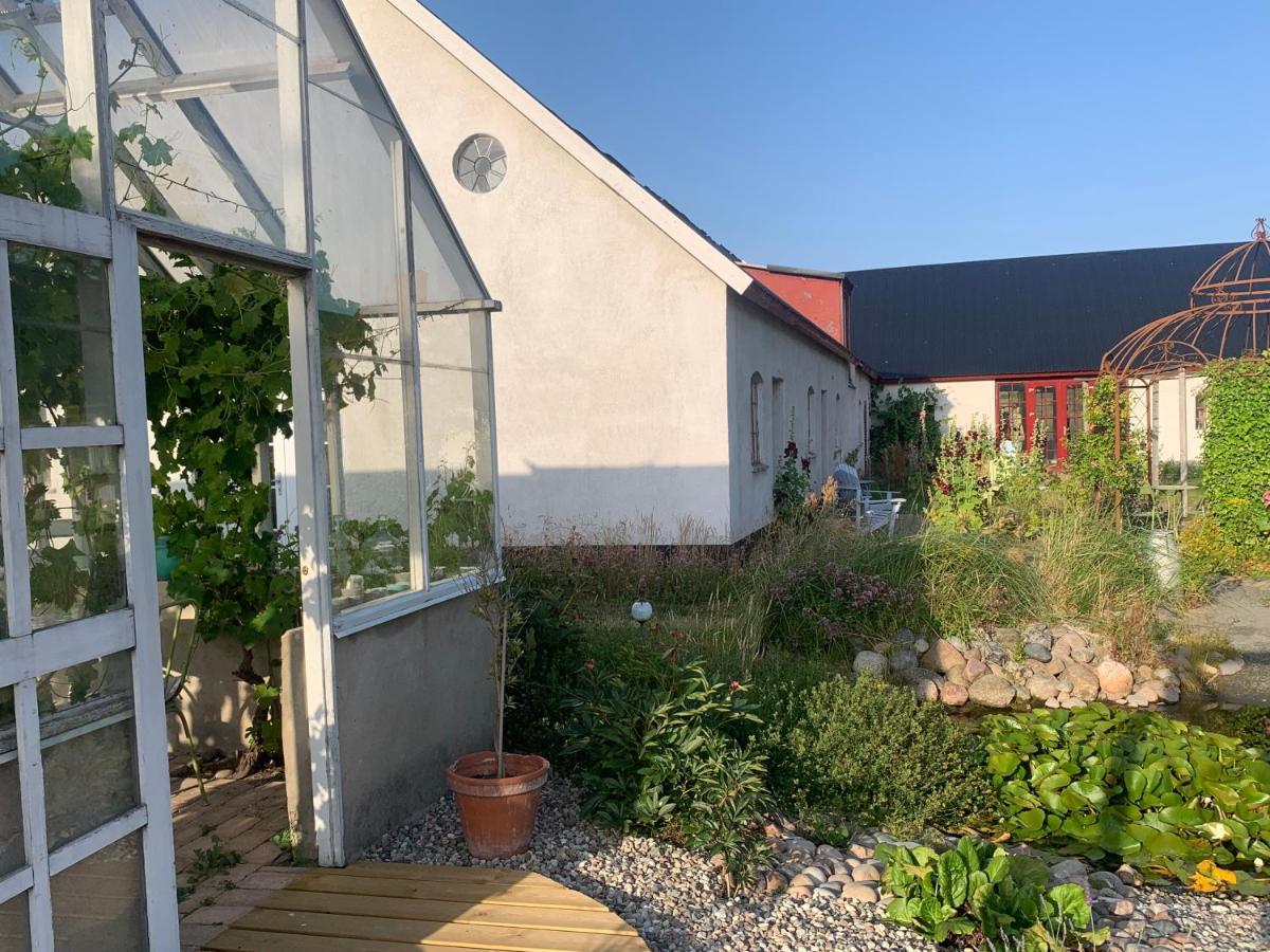 Strandbadsgarden B&B Loderup Экстерьер фото